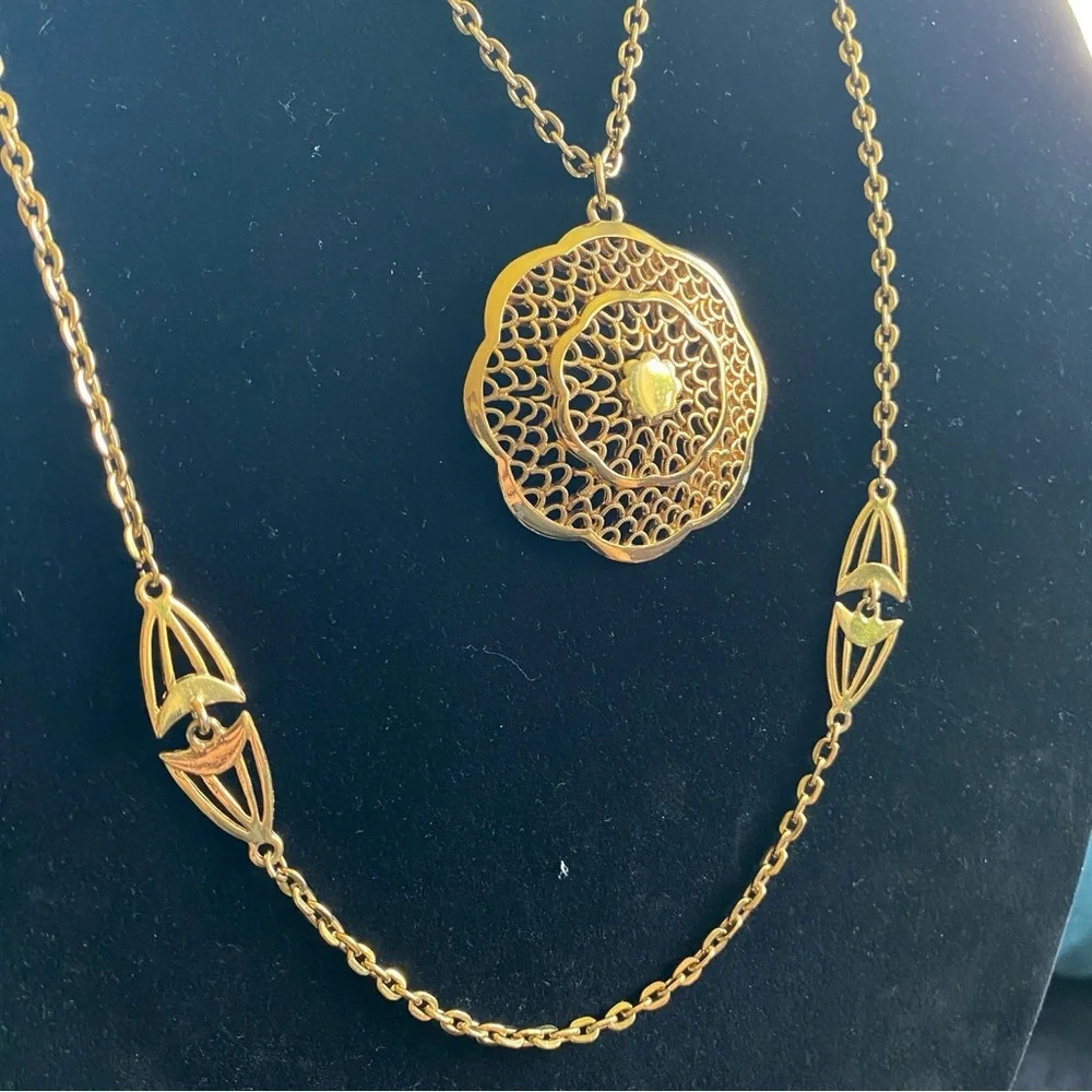 Vintage Multilayer Intricate Gold Tone Necklace with Large Pendant - Picture 5 of 16